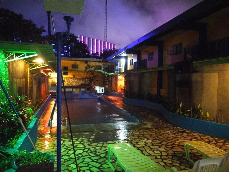 2 Hotel Saleh Angeles Zewnętrze zdjęcie