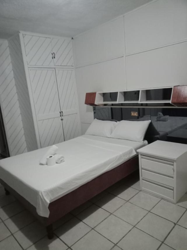 2 Hotel Saleh Angeles Zewnętrze zdjęcie