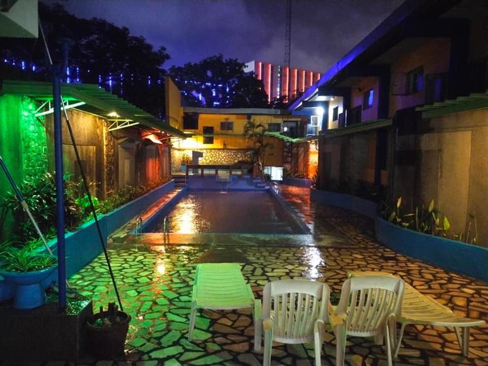 2 Hotel Saleh Angeles Zewnętrze zdjęcie